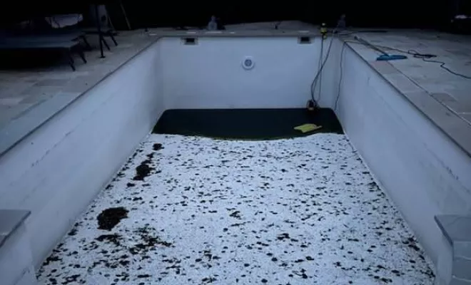Rénovation de piscine en polyester, Roquebrune-sur-Argens, ADC Polyester