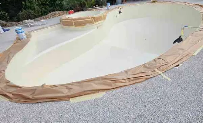 Rénovation de piscine en polyester, Roquebrune-sur-Argens, ADC Polyester